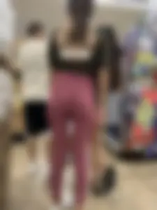 Slim latina shopping and squatting (oc)