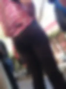 Bubble butt in tight black leggings with vpl at Six Flags