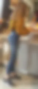 Young chick wearight tight blue jeans at the store creepshots