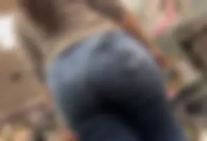 My greatest cap session yet (PAWG milf and her slim friend)