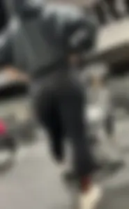 Thick booty working out at the gym in black leggings