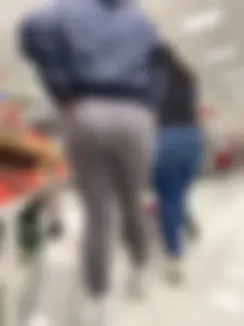 Blessing y’all with grey leggings!
