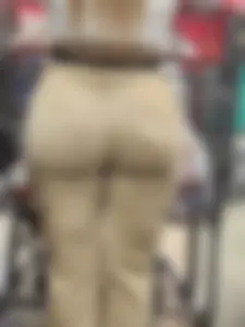 Out In The Wild 26 (The Phattest ass i cap this year) Epic Bubble!