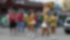 Candid cheerleaders