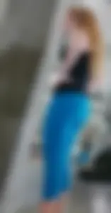 Slut in the gym booty stretchin’(O.C)