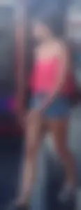 Hotties out in short shorts with nice asses and showing cheeks