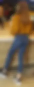 Young chick wearight tight blue jeans at the store creepshots