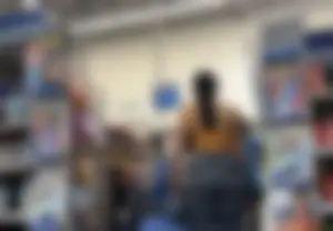 Phat Ass Puerto Rican Milf Can’t stop bending over in front of me / AE Jeans / Walmart