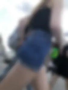 Awesome Booty in Jean Shorts And Sexy Legs, Hot Candid Girl Crossing the Street Creepshots Series