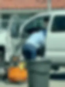 LOVE CARWASHES! Tight Latina 20’s