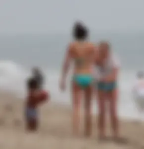 Kendall Jenner paparazzi pictures in bikinis