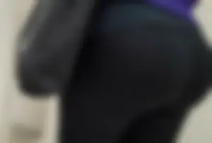 Huge ass in black leggings