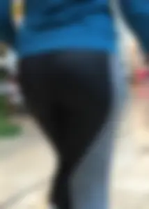 Blonde at the mall in leggings with a nice ass