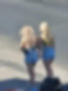 Two fit blondes