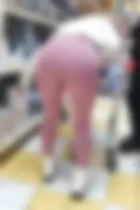 Fit hot ass in pink leggings bended and ready for action