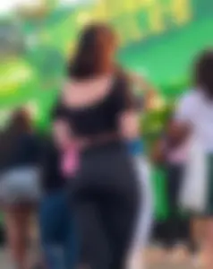 Black & camo tight Lululemon leggings teens at fair