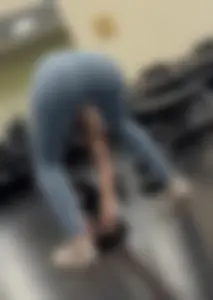College gym slut in tight blue leggings (OC)