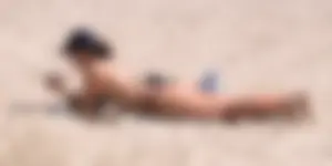 Don’t click if you hate chicks in bikinis