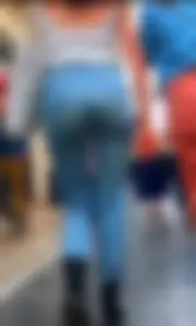 Hot arse in levis jeans [not oc]