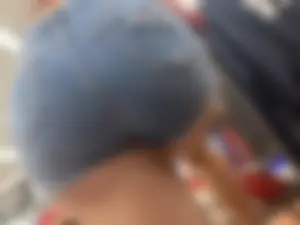 2 girls with nice asses