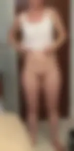 Candid wives with no panties on home creepshots