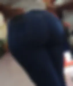 Mega booty in tight jeans beautiful spread
