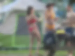 Candid beach and bikini pics