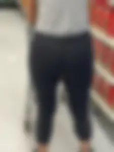 Candid Girl in Leggings With a Big Sexy Butt Supermaket Creepshot