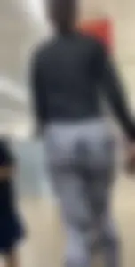 Pretty Latina has a sweet round ass that jiggle (gifs)