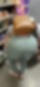 Casual milf kept bending over w strong VPL‼️