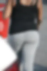 Ebony milf out shopping in grey leggings