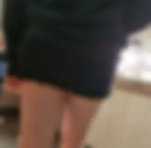 Nice ass in tight skirt