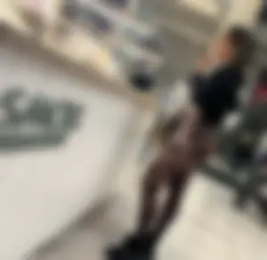 Fit Latina shopping (oc)