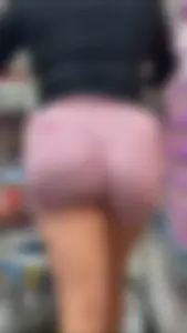 CAKED UP LATINAS IN SHORTS+VID