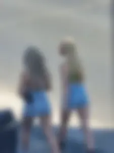Two fit blondes