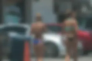Even more hot and sexy bikini babes in Florida
