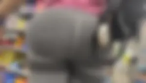 Woman in grey leggings BBL
