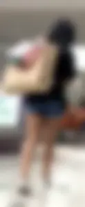⚠️ Low quality ⚠️ Sexy l@tina ass eating up Jean shorts