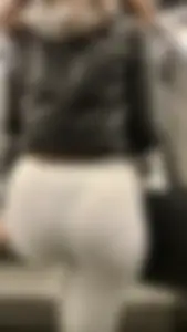 Big Booty in Sweatpants on the Escalator And On the Street Creepshots