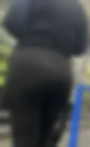 Chic magically reveals VPL with a sweet deep bendover‼️