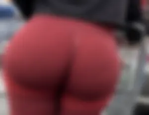 Beautiful huge shapely latina ass leggings