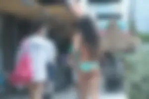 Even more hot and sexy bikini babes in Florida