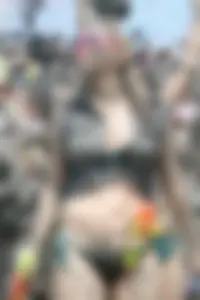 Boryeong Mud Fest 2008 girls mostly in bikinis