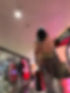 Girl in Knee Socks and Mini Shorts on the Mall Escalator Creepshot