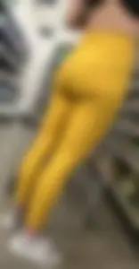 Amazing yellow bubble butt