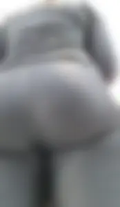 Hot Pawg in leggings giving some angles