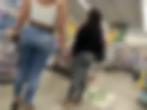 Brazilian gostosa in tight jeans (oc)
