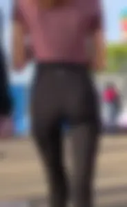 Perfect ass and long slim legs in yoga pants street creepshots