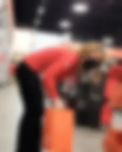 Candid store chick wearing leggings creepshots