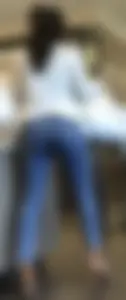 Big Latina bubble booty in tight jeans